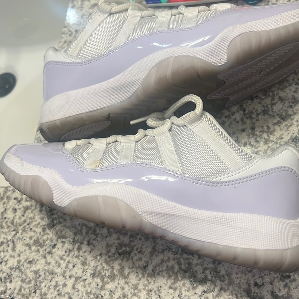 Retro Jordan’s low 11
